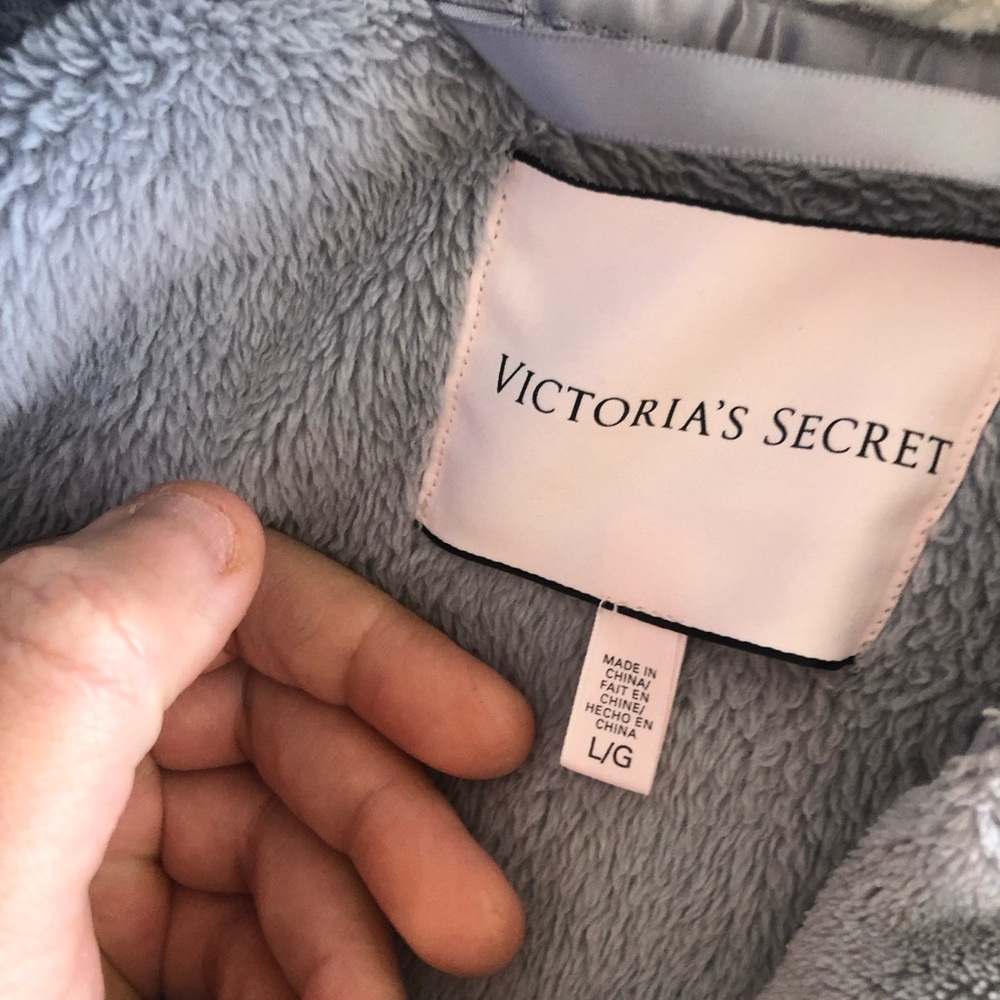 Victoria’s Secret Hooded Robe - Picture 3 of 3